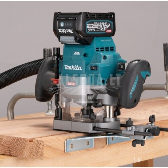 Akumuliatorinis frezeris MAKITA RP001GZ02 40V Max XGT 5 Akumuliatorinis frezeris MAKITA RP001GZ02 40V Max XGT 5