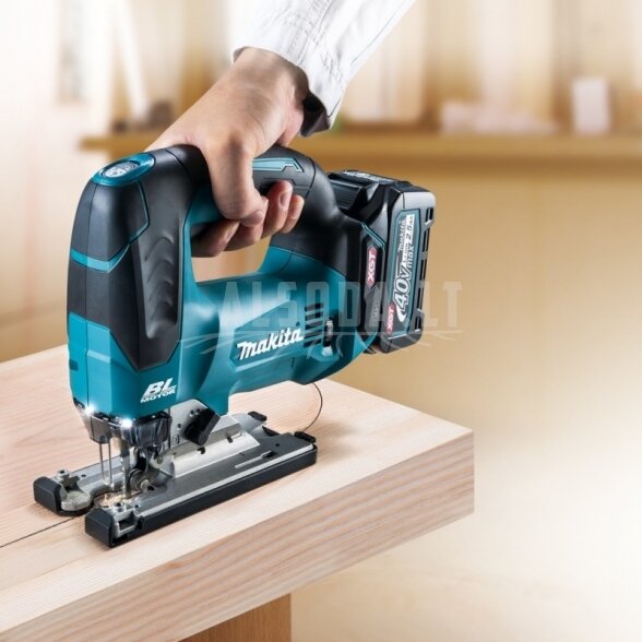 Akumuliatorinis siaurapjūklis MAKITA 40V MAX XGT 10 Akumuliatorinis siaurapjūklis MAKITA 40V MAX XGT 10