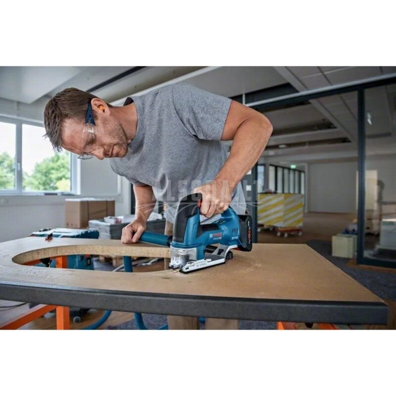 Akumuliatorinis siaurapjūklis BOSCH GST 18V-155 BC CT Solo 4 Akumuliatorinis siaurapjūklis BOSCH GST 18V-155 BC CT Solo 4