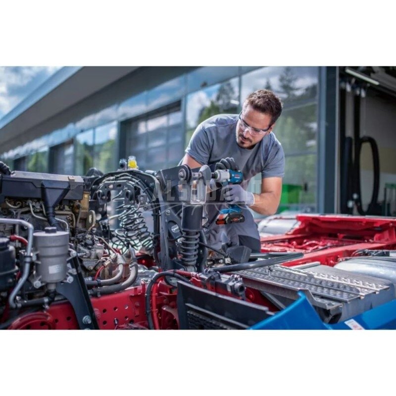 Akumuliatorinis smūginis veržliasukis BOSCH GDS 18V-450 HC 2x5,0Ah 2 Akumuliatorinis smūginis veržliasukis BOSCH GDS 18V-450 HC 2x5,0Ah 2