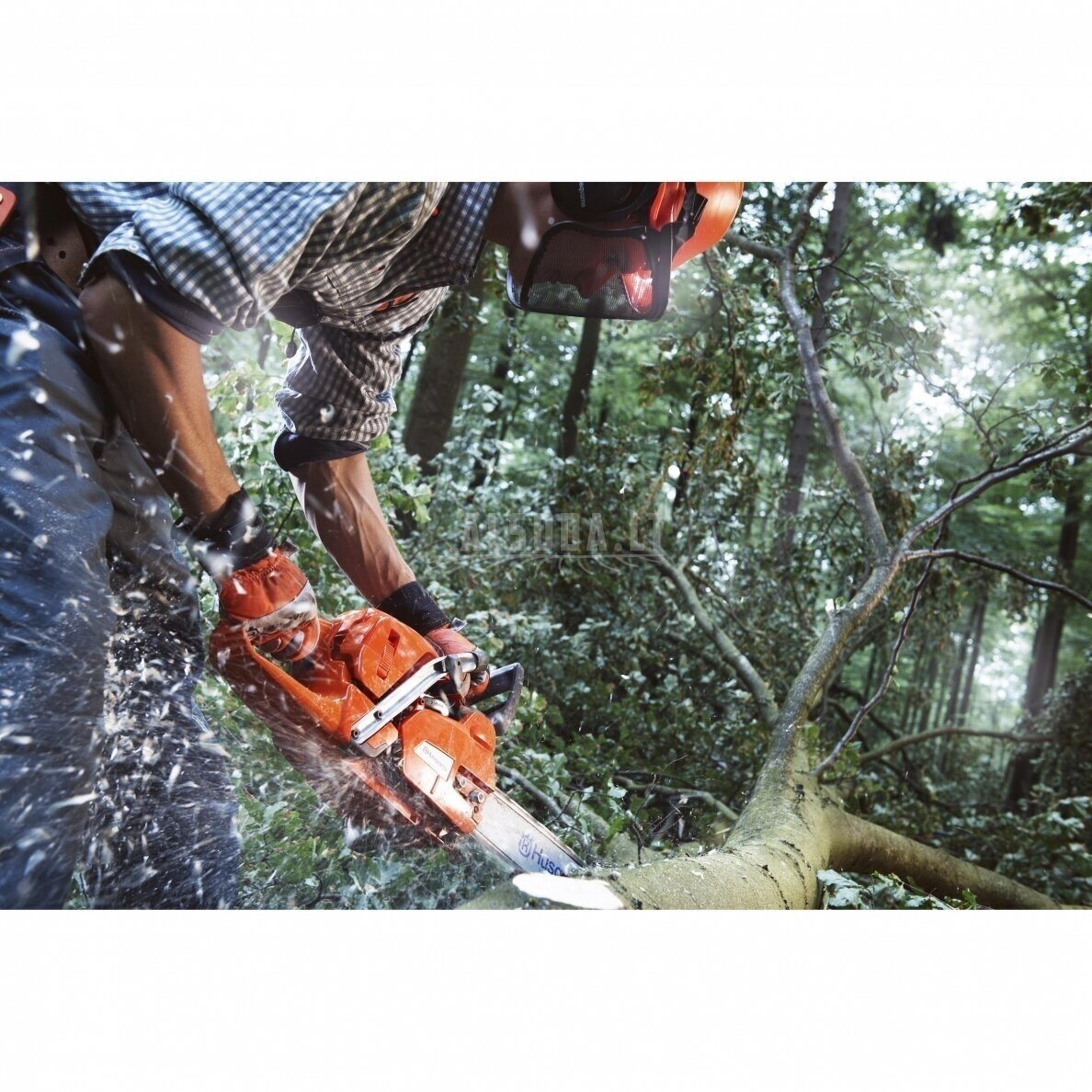 Grandininis pjūklas Husqvarna 555 3 Grandininis pjūklas Husqvarna 555 3