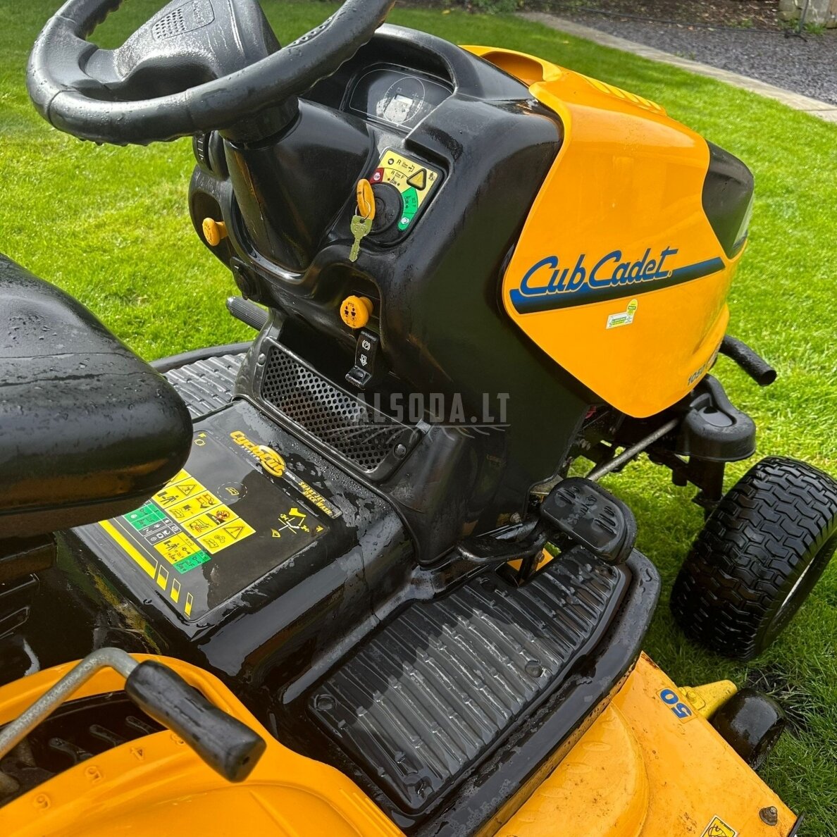 Naudotas sodo traktoriukas CUB CADET Allrounder 1050 3 Naudotas sodo traktoriukas CUB CADET Allrounder 1050 3