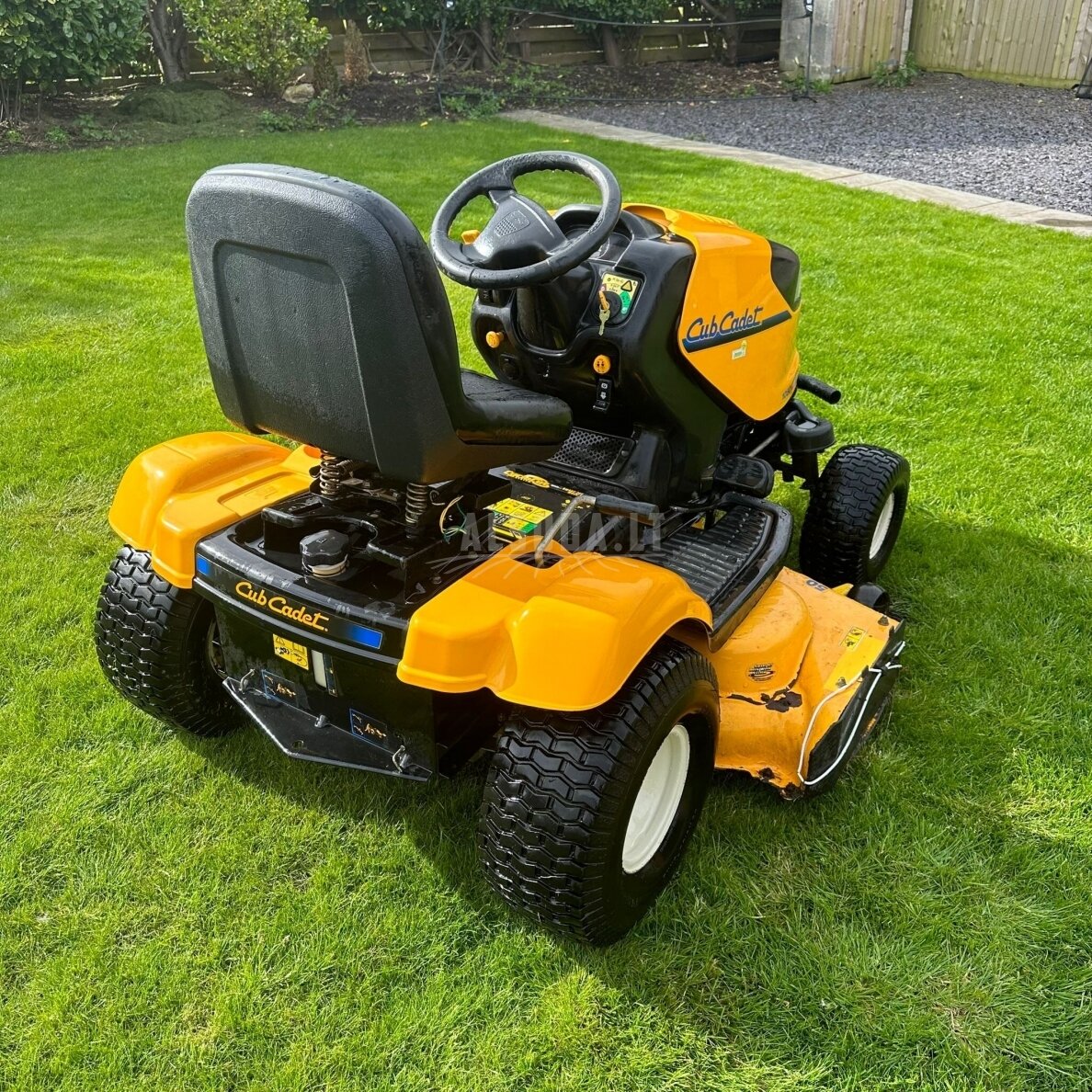 Naudotas sodo traktoriukas CUB CADET Allrounder 1050 5 Naudotas sodo traktoriukas CUB CADET Allrounder 1050 5