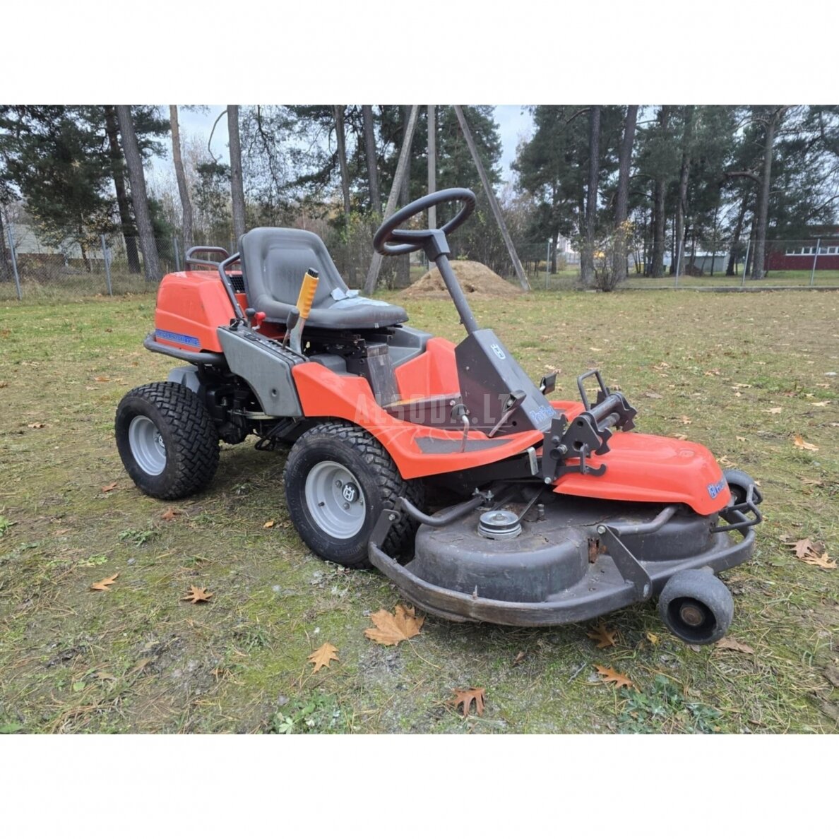 Naudotas sodo traktoriukas Husqvarna Rider ProFlex 18 9 Naudotas sodo traktoriukas Husqvarna Rider ProFlex 18 9