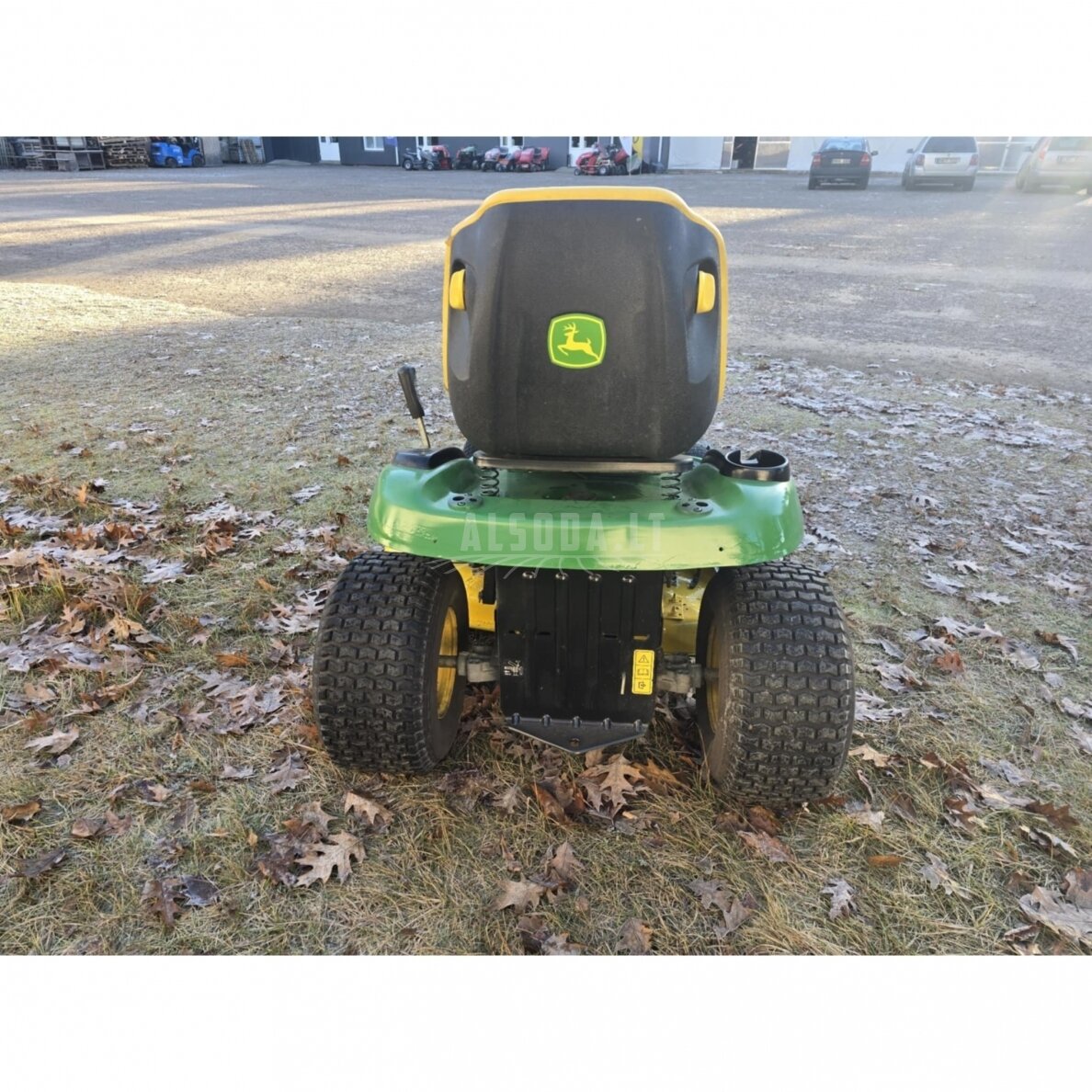 Naudotas sodo traktoriukas John Deere X120 2