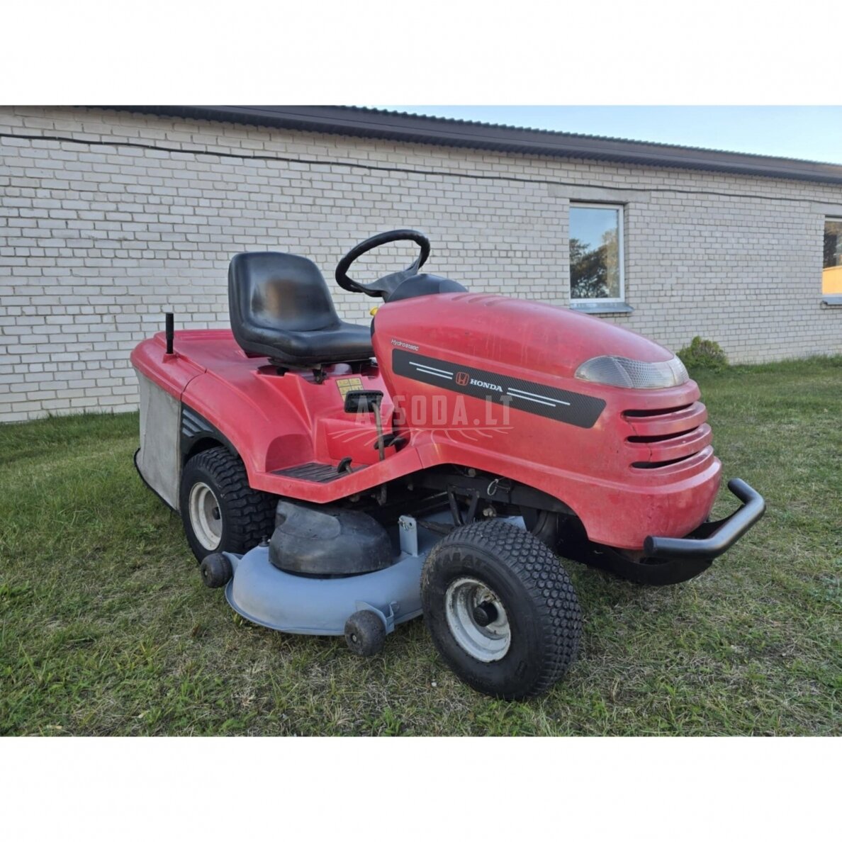 Naudotas vejos traktoriukas Honda Naudotas vejos traktoriukas Honda