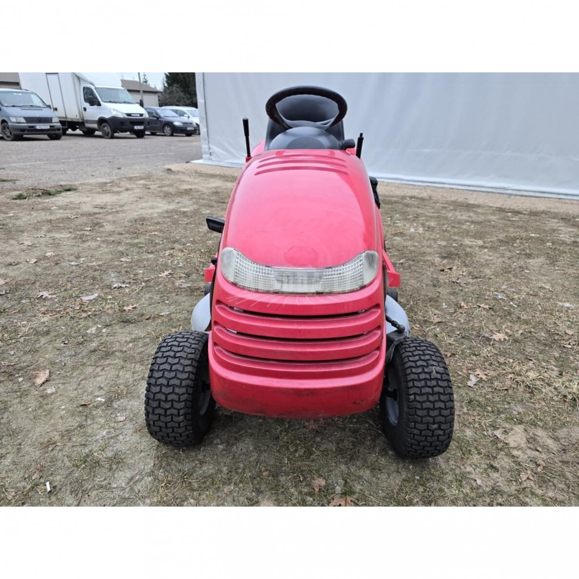 Naudotas vejos traktoriukas Honda 2417 V-TWIN 1