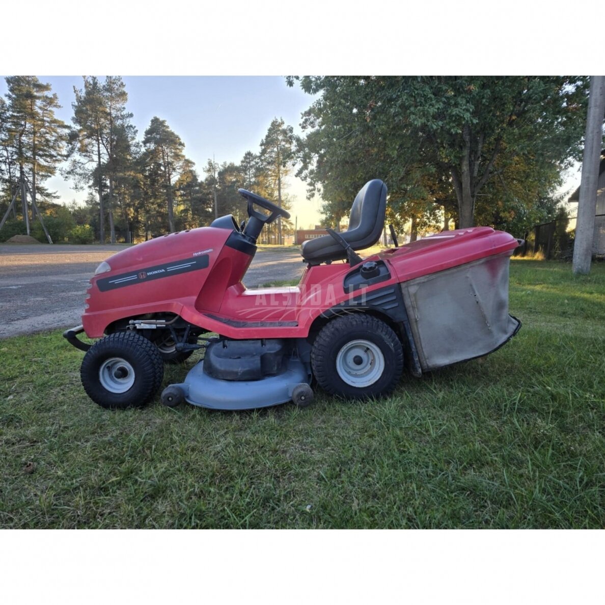 Naudotas vejos traktoriukas Honda 5