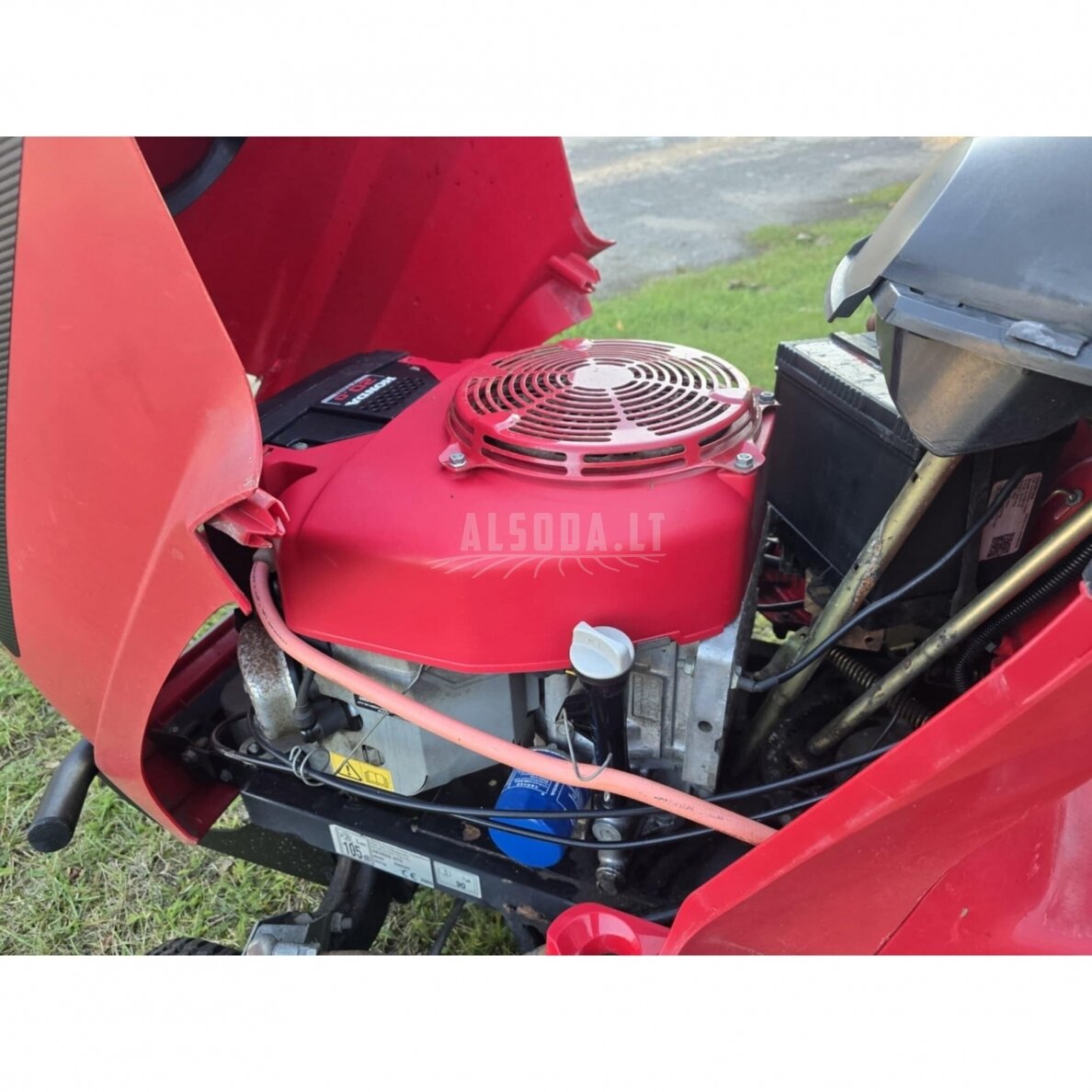 Naudotas vejos traktoriukas Honda 6 Naudotas vejos traktoriukas Honda 6
