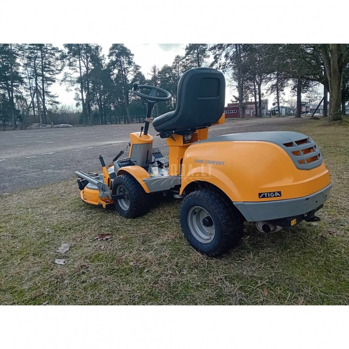 Naudotas vejos traktoriukas Stiga Park Comfort 2 Naudotas vejos traktoriukas Stiga Park Comfort 2