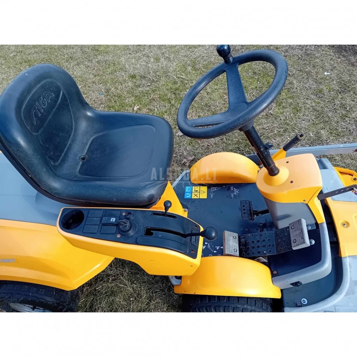 Naudotas vejos traktoriukas Stiga Park Comfort 4 Naudotas vejos traktoriukas Stiga Park Comfort 4