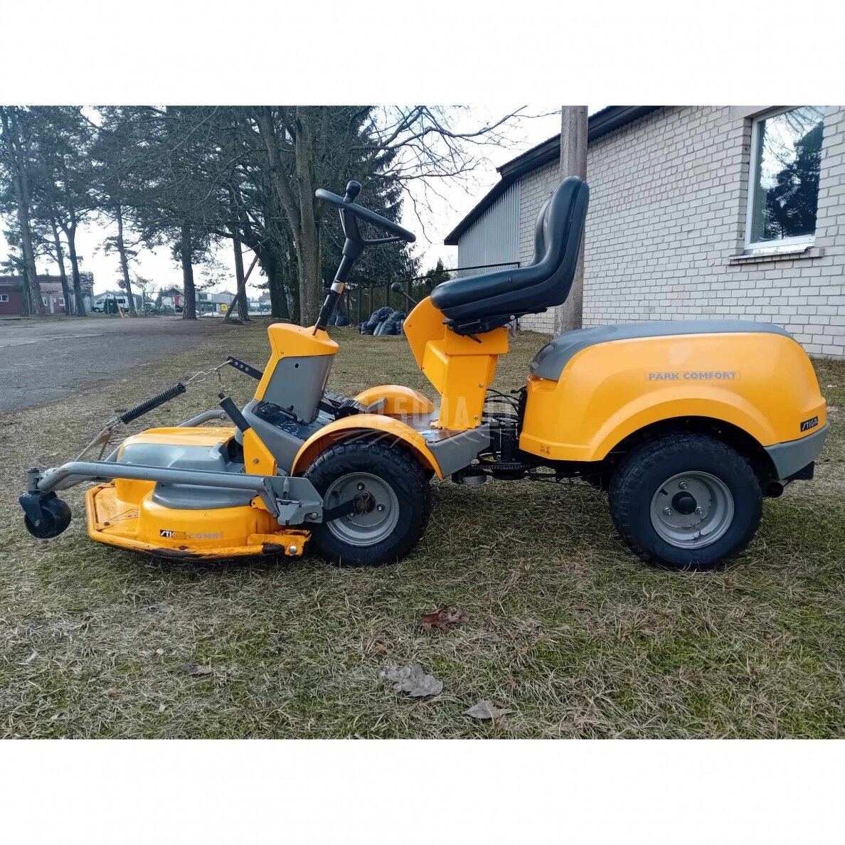 Naudotas vejos traktoriukas Stiga Park Comfort 6 Naudotas vejos traktoriukas Stiga Park Comfort 6