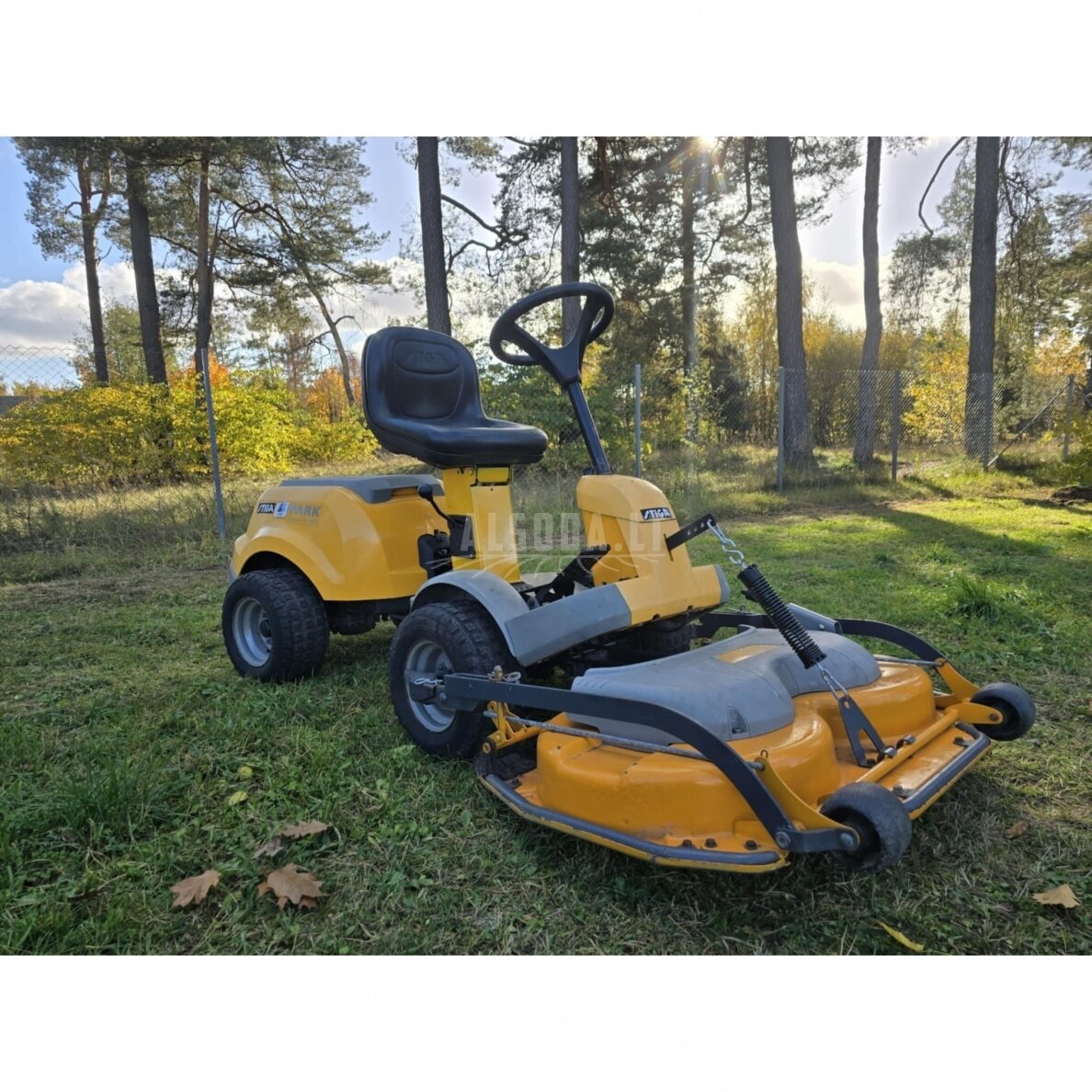 Naudotas vejos traktoriukas Stiga Park Compact 16 4WD 2 Naudotas vejos traktoriukas Stiga Park Compact 16 4WD 2