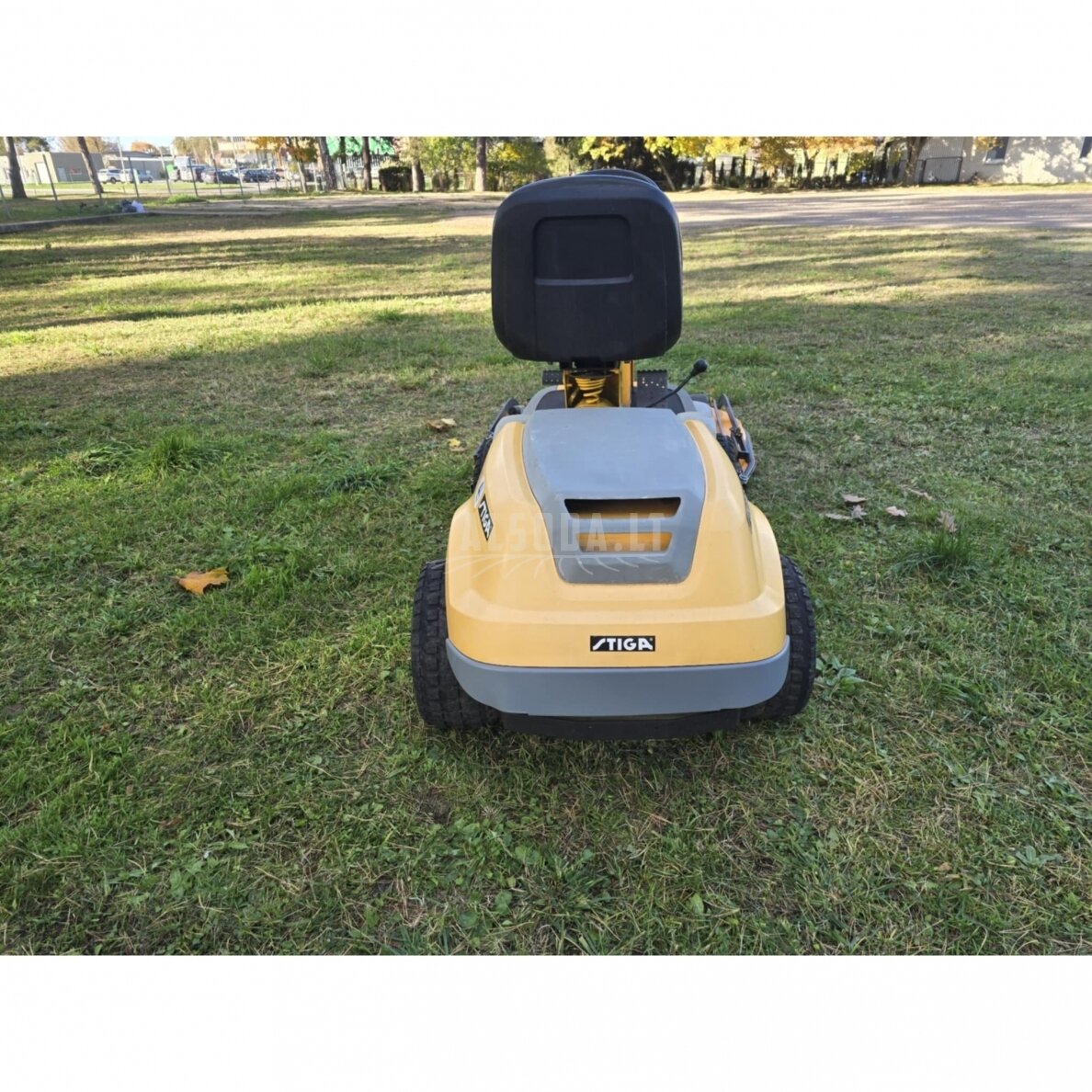 Naudotas vejos traktoriukas Stiga Park Compact 16 4WD 5 Naudotas vejos traktoriukas Stiga Park Compact 16 4WD 5