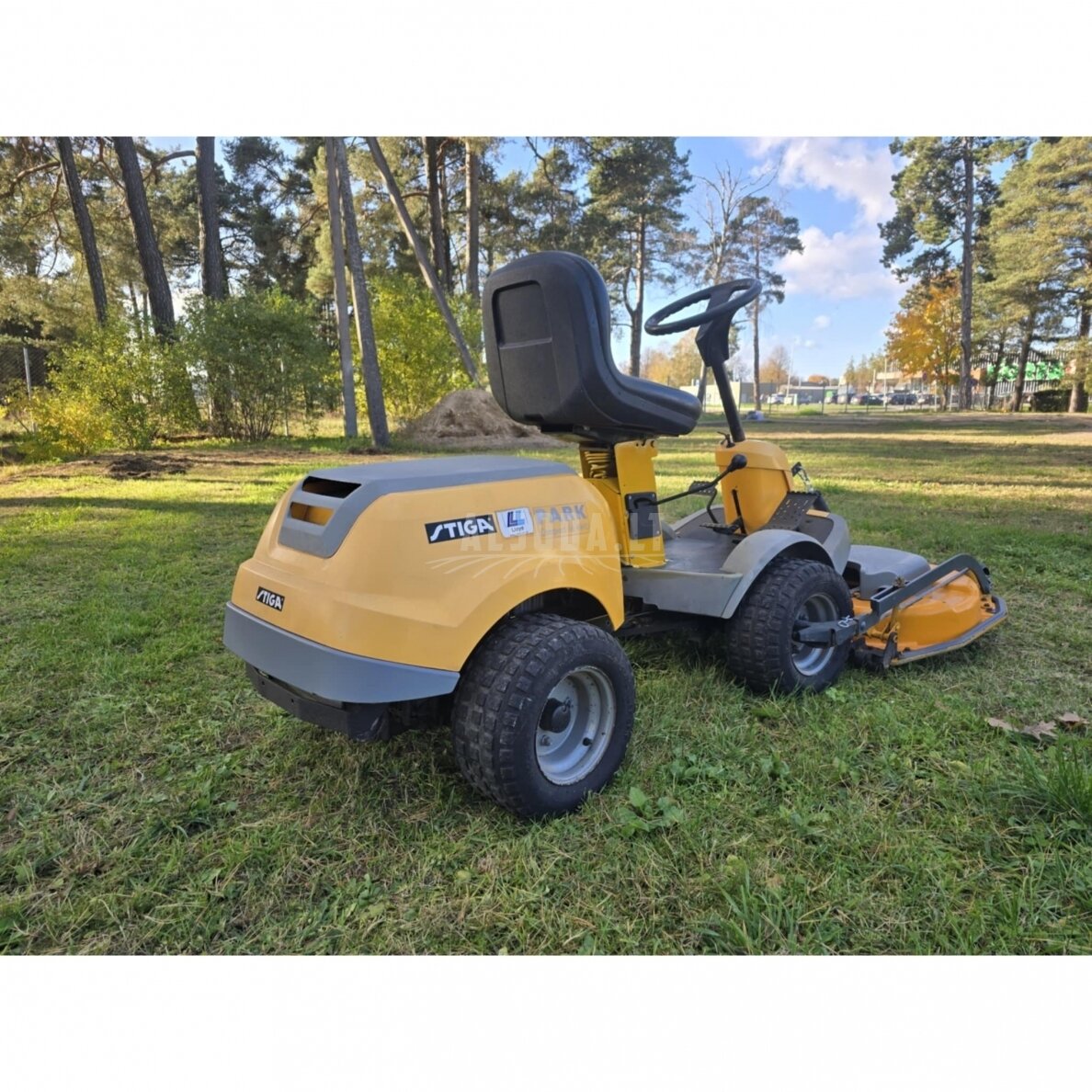 Naudotas vejos traktoriukas Stiga Park Compact 16 4WD 6 Naudotas vejos traktoriukas Stiga Park Compact 16 4WD 6