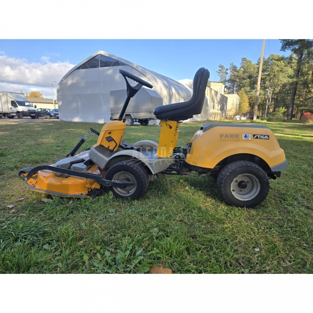Naudotas vejos traktoriukas Stiga Park Compact 16 4WD 1