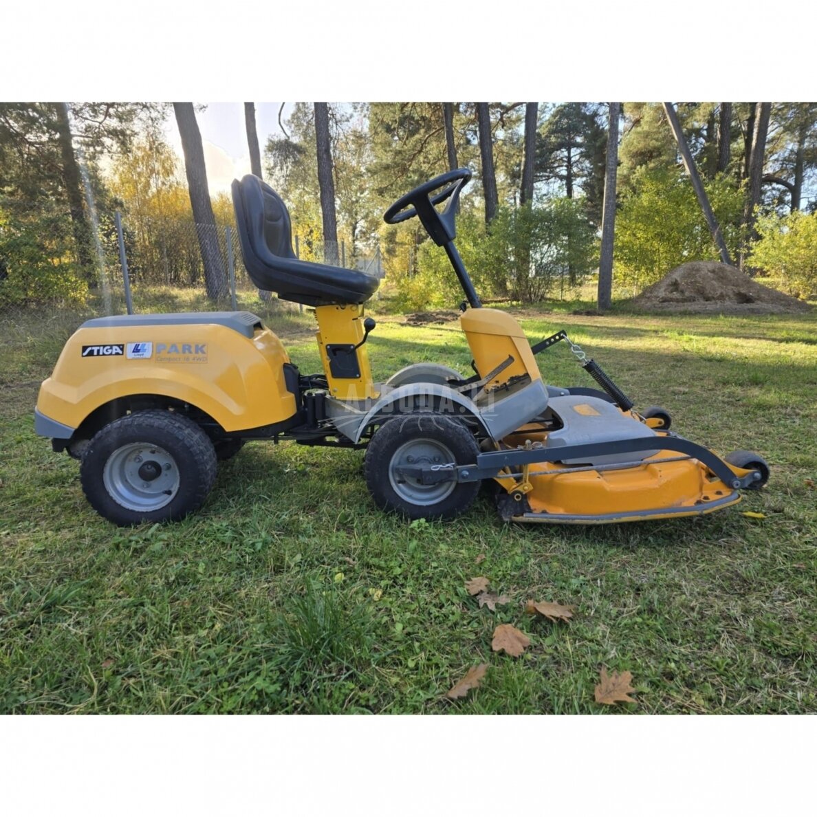 Naudotas vejos traktoriukas Stiga Park Compact 16 4WD 7 Naudotas vejos traktoriukas Stiga Park Compact 16 4WD 7