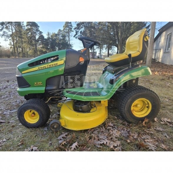 Naudotas sodo traktoriukas John Deere X120 5 Naudotas sodo traktoriukas John Deere X120 5