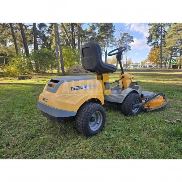 Naudotas vejos traktoriukas Stiga Park Compact 16 4WD 6 Naudotas vejos traktoriukas Stiga Park Compact 16 4WD 6