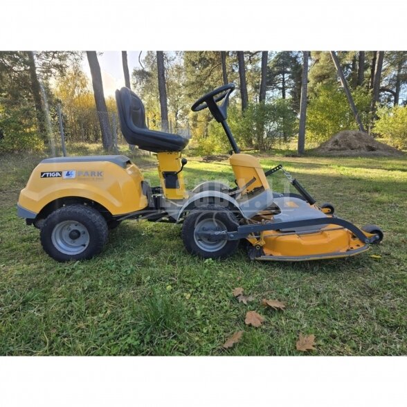 Naudotas vejos traktoriukas Stiga Park Compact 16 4WD 7 Naudotas vejos traktoriukas Stiga Park Compact 16 4WD 7