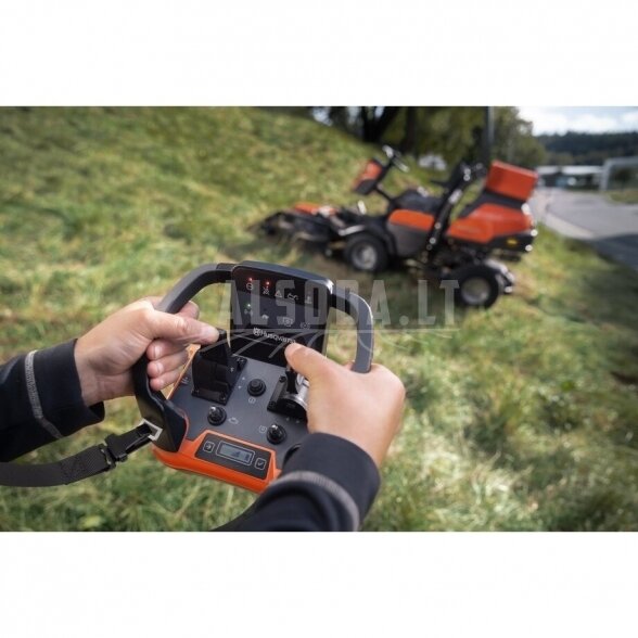 Sodo traktoriukas Rider Husqvarna P 524XR EFI 1 Sodo traktoriukas Rider Husqvarna P 524XR EFI 1