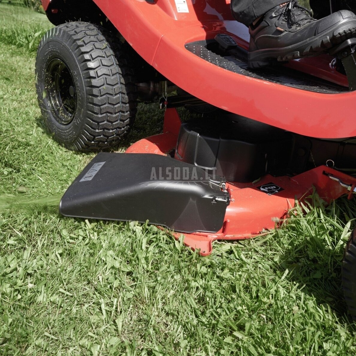 Vejos traktorius AL-KO T15-93.3 HDS-A Comfort 8 Vejos traktorius AL-KO T15-93.3 HDS-A Comfort 8