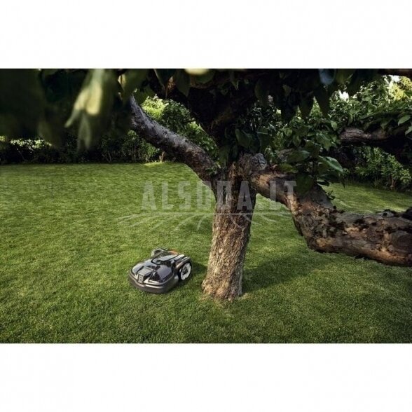 Vejos robotas Husqvarna Automower® 305 4 Vejos robotas Husqvarna Automower® 305 4